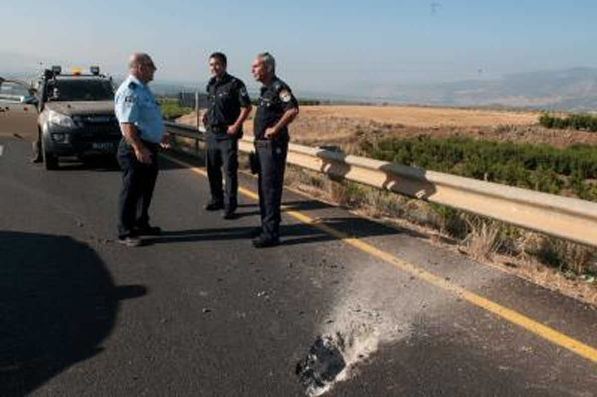 हिंसक फिलिस्तीनी रैली के बीच इजरायली सेना ने गाजा पर किया हमला